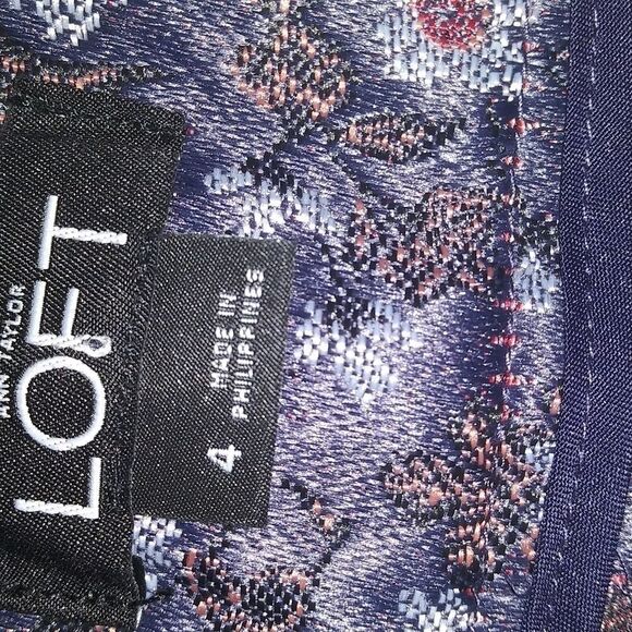 Ann Taylor Loft Womens Floral Brocade Print Navy Floral Shorts Size 4 - Picture 4 of 6